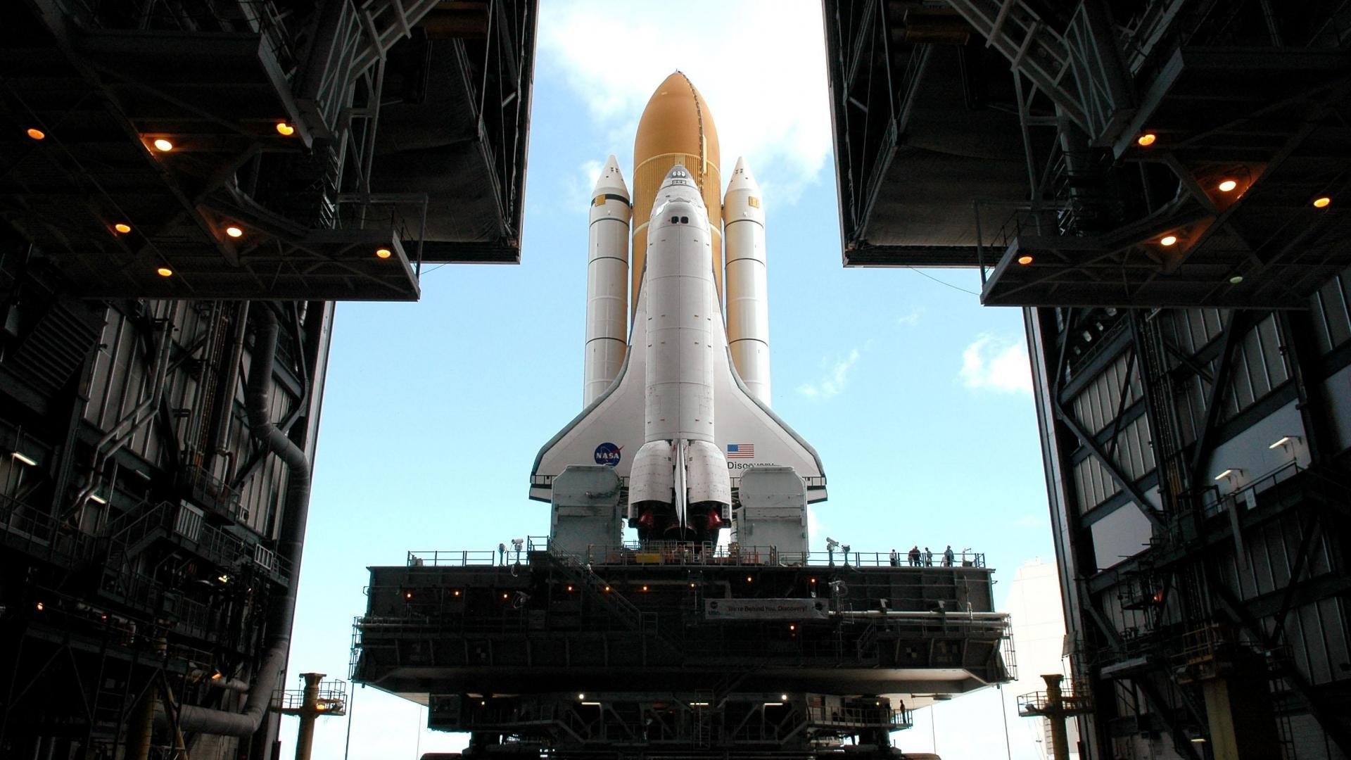 _光影灯光跑:夜晚城市的运动奇幻之旅_,2020灯光影像图