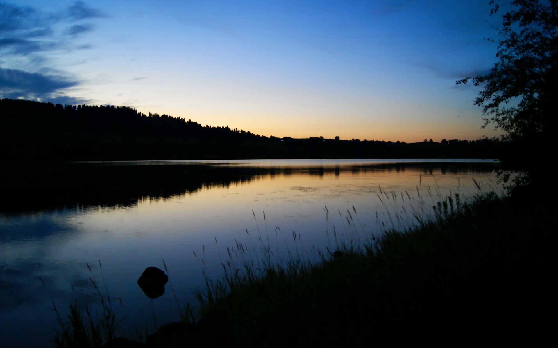 九游娱乐-_城市高空跳绳比赛：极限运动的视觉盛宴_，高空跳绳视频