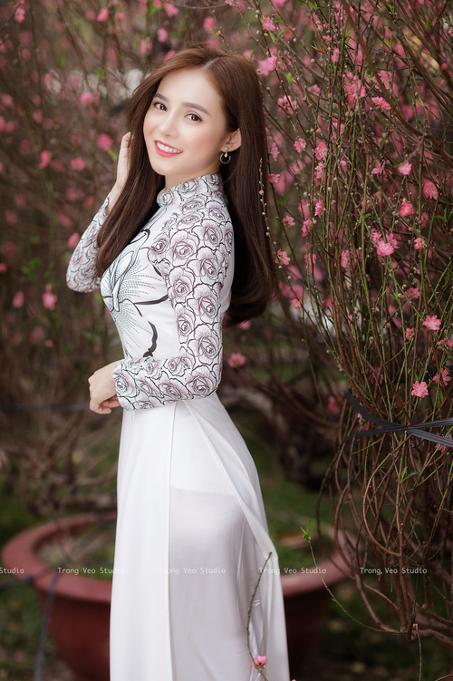 JIU YOU GAME-主场之战精彩激烈，比赛热度高涨令人期待，主场迎战什么意思