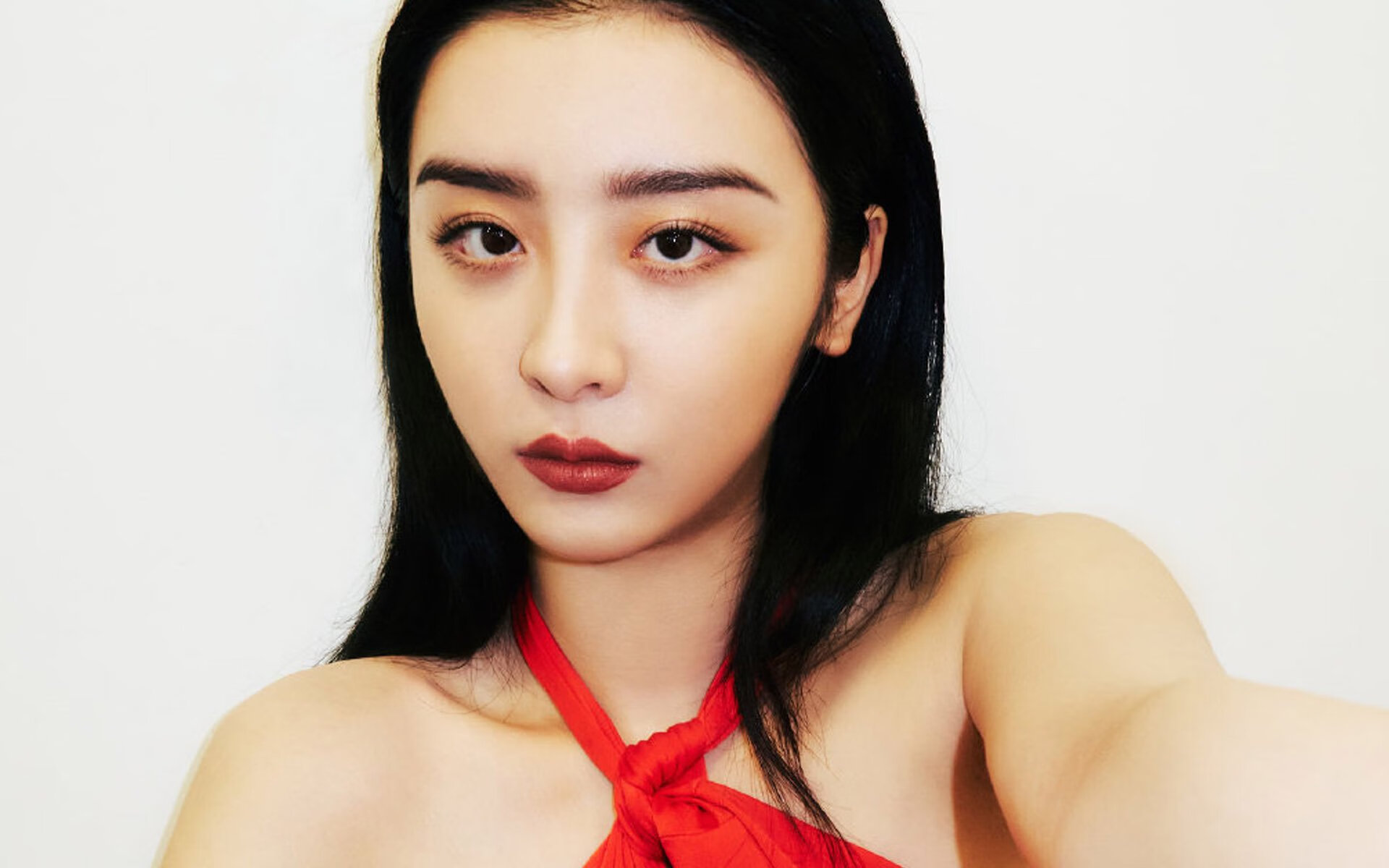 九游sports-公牛力克湖人，德罗赞强硬突破詹姆斯完成打三分，公牛打湖人总决赛