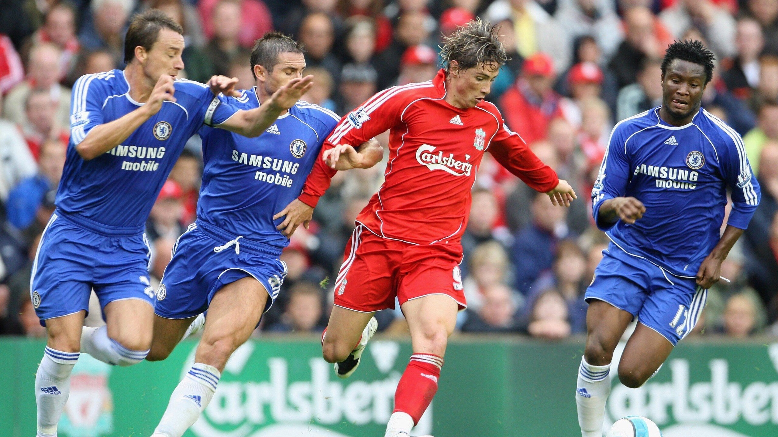 皇马主场夺冠,球迷狂欢庆祝胜利,皇马联赛夺冠