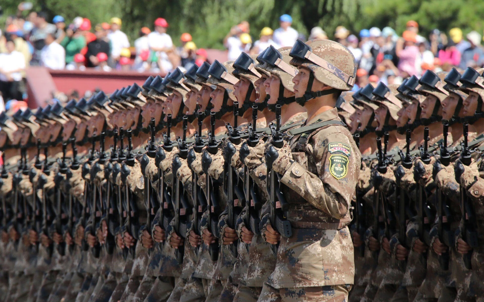 紧张刺激的足球盛宴,期待精彩表现!,足球激动人心时刻视频