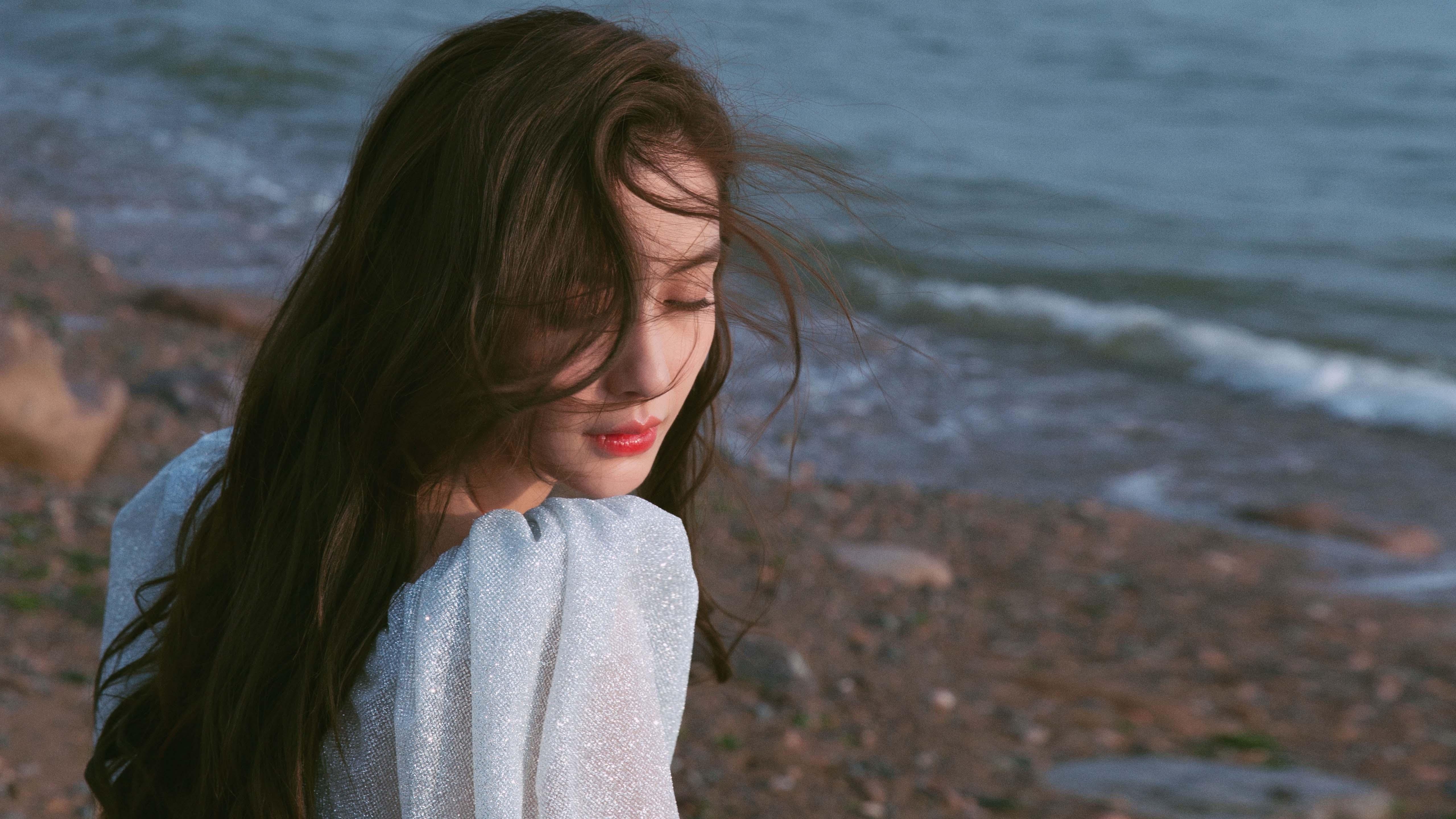 詹姆斯赛场边鼓励失误队友展现包容,听听詹姆斯赛后的发言, 绝对是听到了球迷的心声